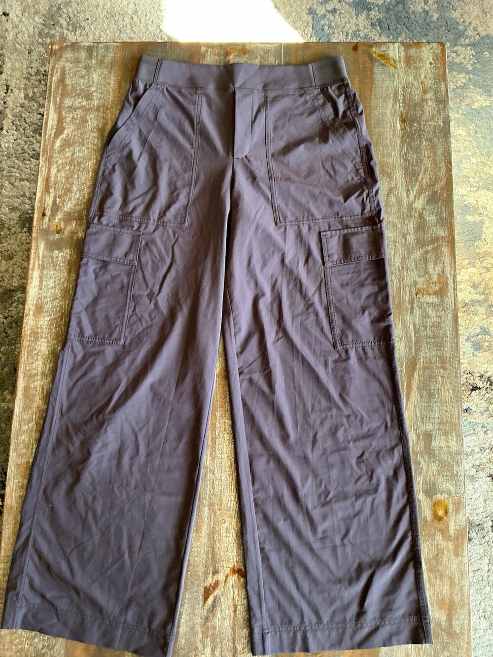 Athleta Women's Brown Pull-On Cargo Pants 10 Straight Leg Elastic Waist Pockets
